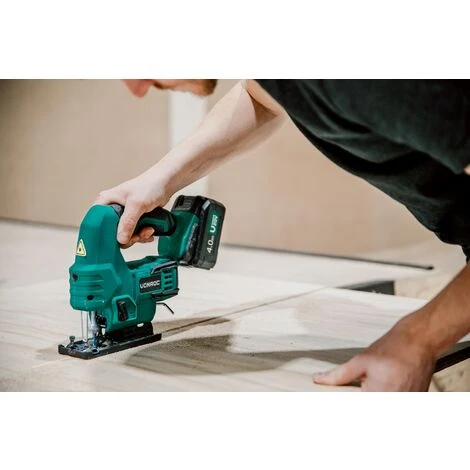 VONROC Seghetto Alternativo A Batteria 20V. Incl. 1 Batteria 4.0Ah, Caricatore, 2 Lame E Sacca Portautensili 2 VONROC Seghetto Alternativo A Batteria 20V. Incl. 1 Batteria 4.0Ah, Caricatore, 2 Lame E Sacca Portautensili - immagine 2