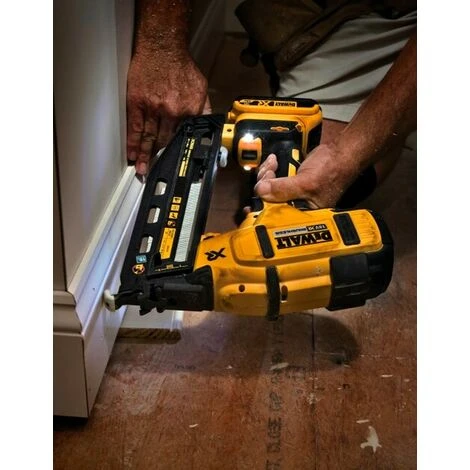 Chiodatrice DeWALT DCN660N (Solo Corpo) 3 Chiodatrice DeWALT DCN660N (Solo Corpo) - immagine 3
