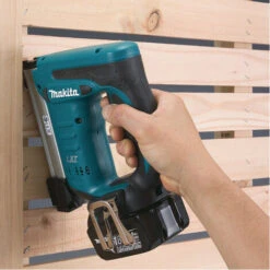 Makita - Agrafeuse 18 V Li-Ion 10 à 22 Mm (Machine Seule) - DST221Z 5 Makita - Agrafeuse 18 V Li-Ion 10 à 22 Mm (Machine Seule) - DST221Z -Makitae Outlet 46239731 3