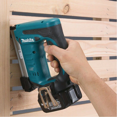 Makita - Agrafeuse 18 V Li-Ion 10 à 22 Mm (Machine Seule) - DST221Z 3 Makita - Agrafeuse 18 V Li-Ion 10 à 22 Mm (Machine Seule) - DST221Z - immagine 3