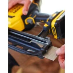 Chiodatrice STANLEY FatMax SFMCN616B (Solo Corpo) -Makitae Outlet 92355766 3